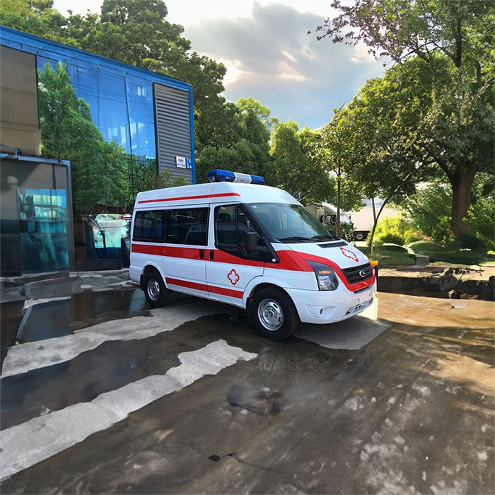 朝阳市中心医院租用私人救护车到山南地区桑日县 救护车出租 多少钱