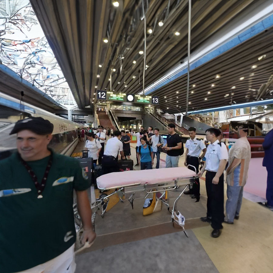绵阳市中医院（成都中医药大学附属绵阳医院）租救护车护送到青岛市崂山区 私人救护车出租如何叫