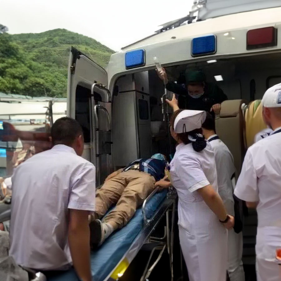 西藏自治区藏医院预约私人救护车转运到益阳市赫山区 救护车出租多少钱