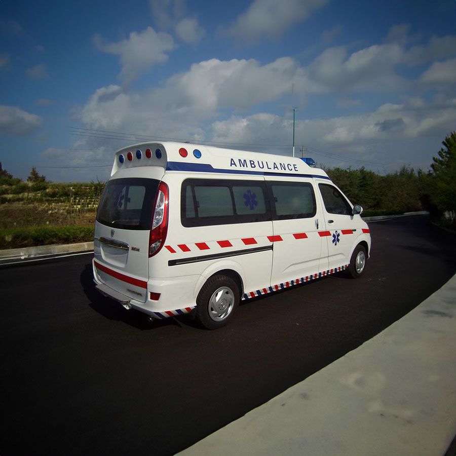 南昌大学附属医院租私人救护车到双鸭山市四方台区 出租一趟救护车多少钱