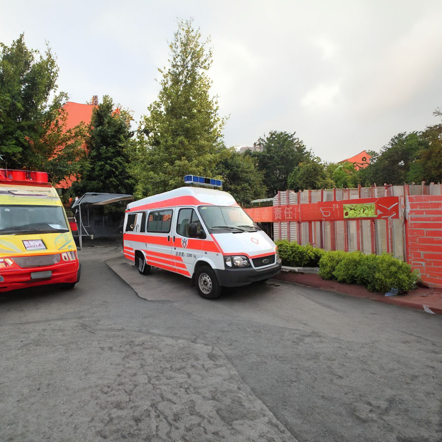 海南省农垦三亚医院租赁私人救护车转运到宁波市江东区 哪里有长途救护车出租公司