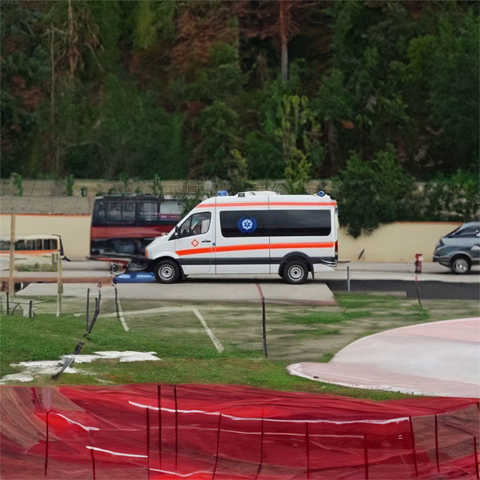 兰州军区总医院租赁私家救护车转院到宝鸡市眉县 包救护车跨省多少钱出租