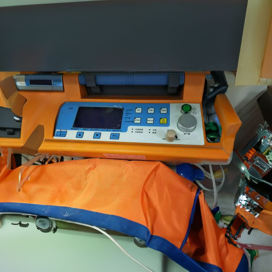 中国人民解放军三O七医院 军事医学院附属分院租赁正规救护车到日喀则地区聂拉木县 出租120救护车多少钱