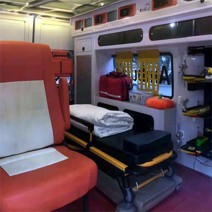 西藏自治区藏医院120私人救护车租赁到锡林郭勒盟二连浩特市 长途救护车出租哪里靠谱