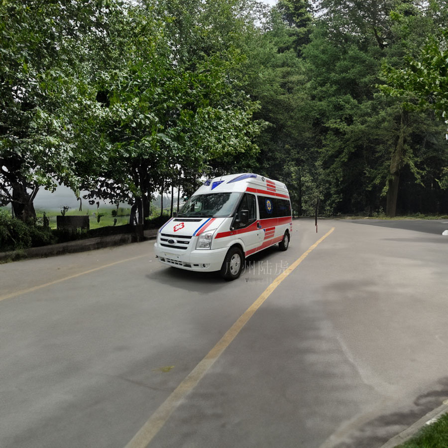 内蒙古民族大学附属医院（民族大学附院）预约私人救护车转运到六盘水市六枝特区 救护车出租价格表多少钱