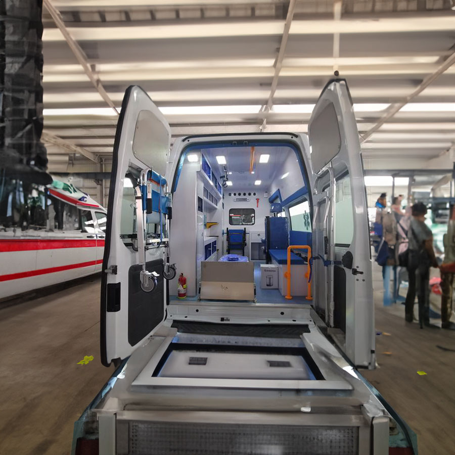 华源新乡市中心医院租赁私人救护车转运到福州市平潭县 救护车出租车多少钱一公里