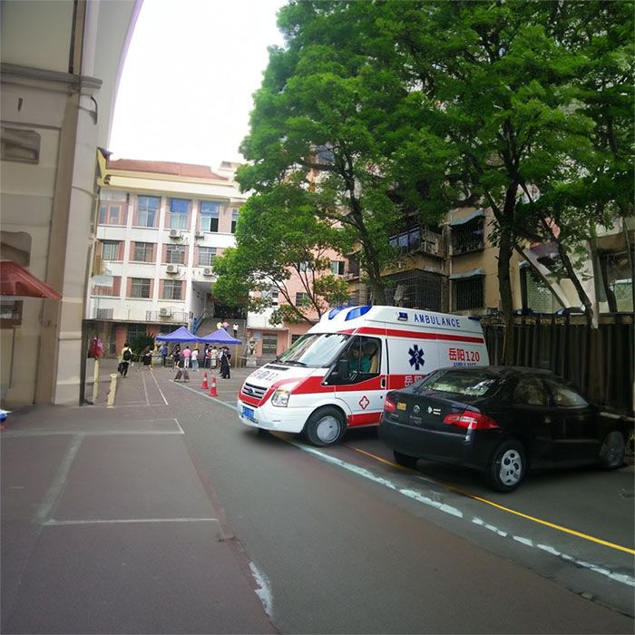 赣南医学院附院救护车出租到河源市和平县 包救护车跨省多少钱出租