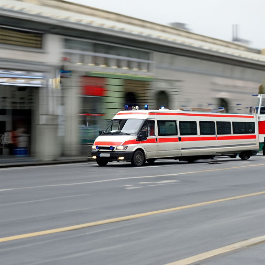 运城市中心医院(运城地区人民医院)租私家救护车转院到杭州市西湖区 叫一次救护车多少钱出租