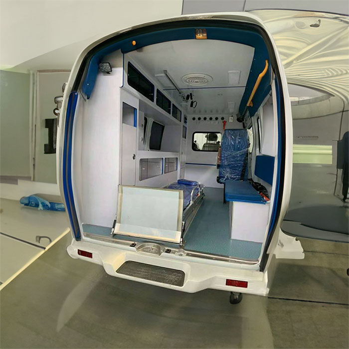 内蒙古自治区中蒙医院私人救护车租赁到自贡市大安区 救护车出租电话是多少