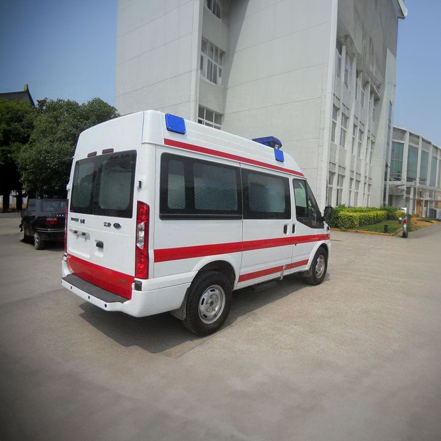 克拉玛依市中心医院私人救护车出租到喀什地区疏勒县 救护车出租公司电话是多少