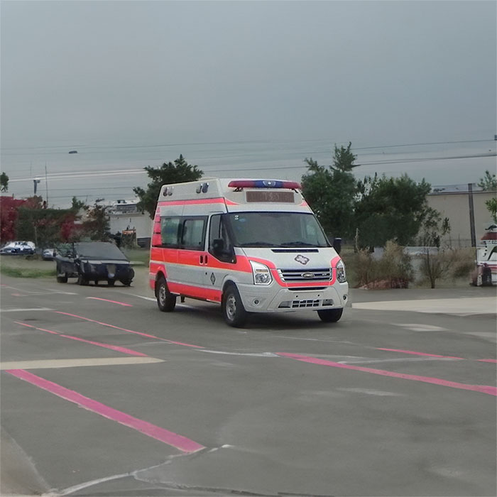 重庆市肿瘤医院租救护车护送到咸阳市渭城区 私人救护车出租一般多少钱