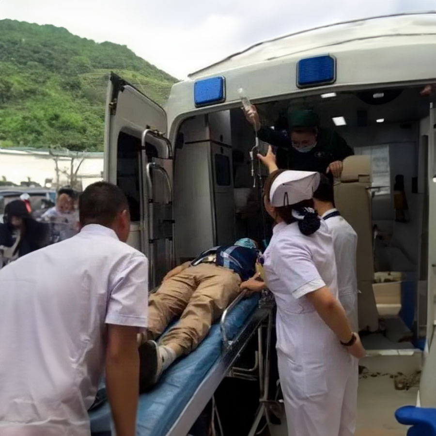 出租私人救护车电话号码