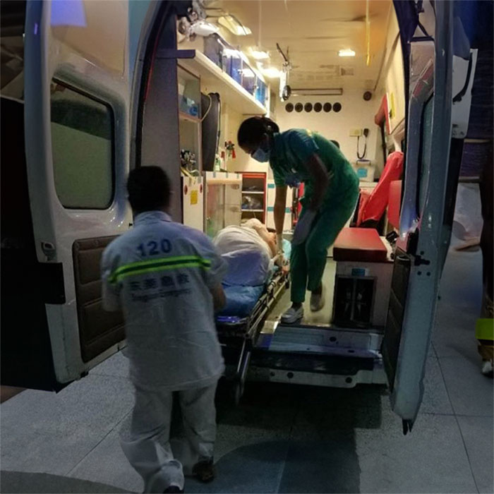 出租私人救护车电话